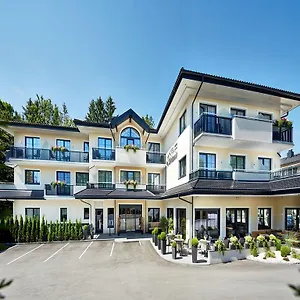 https://hotel-garni-melanie.saalbachhinterglemmhotels.com