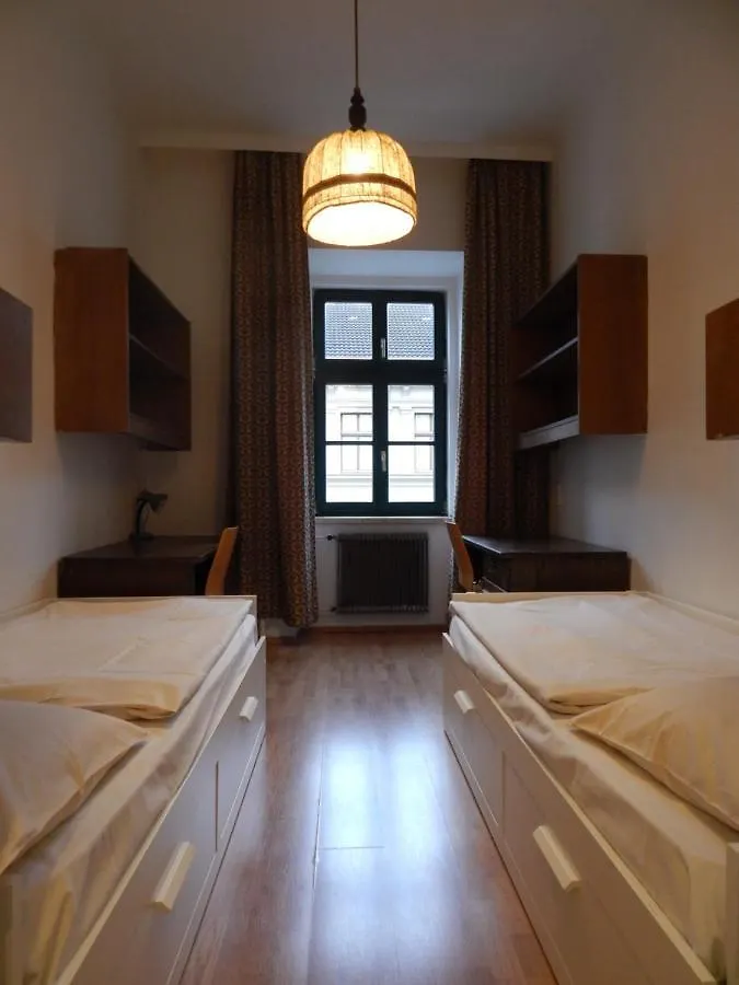 Dormitory Wiedeń 0*,